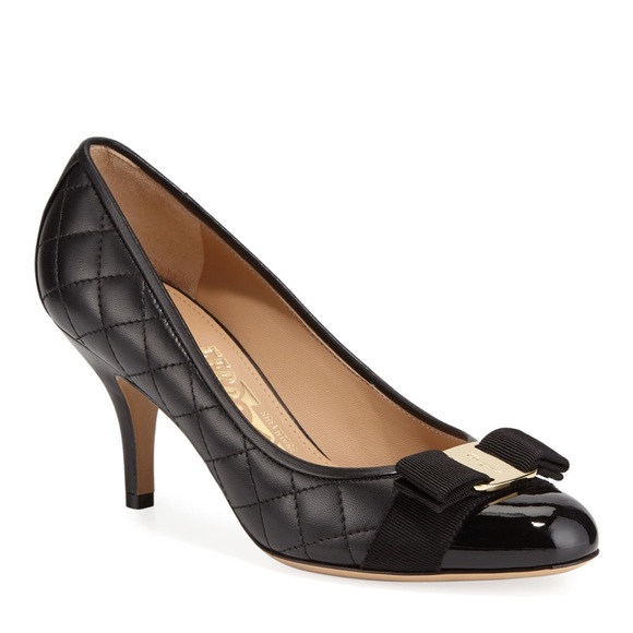 ♥️SOLD♥️ Salvatore Ferragamo Carla Q patent pumps - Picture 2 of 12